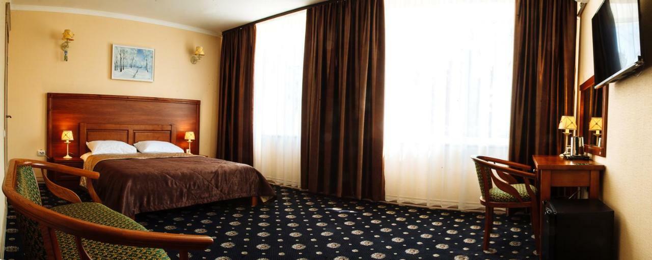Отельно-Ресторанный Комплекс Златогор Lubny Extérieur photo